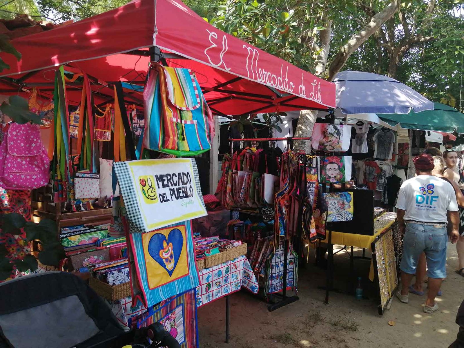 Home Mercado del Pueblo The Farmers Market in Sayuita from